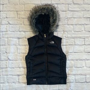 THE NORTH FACE Black Puffer Vest 550 with Faux Fur Hood